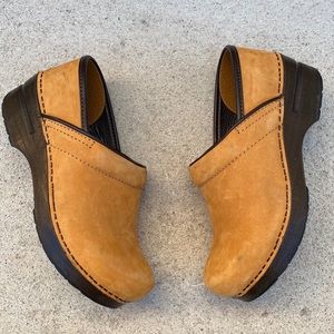 Tan suede dansko clogs